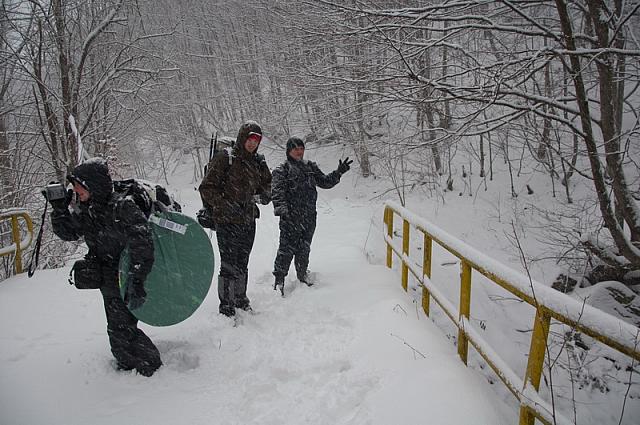 Snimanje na putu duž Vinatovače, pre nego što smo stigli do dubokog snega