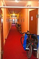 Naši bicikli u hodniku odmarališta