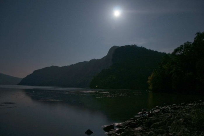 Dunav i mesec