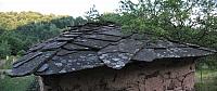 Staroplaninski krov od ravnih kamenih ploča